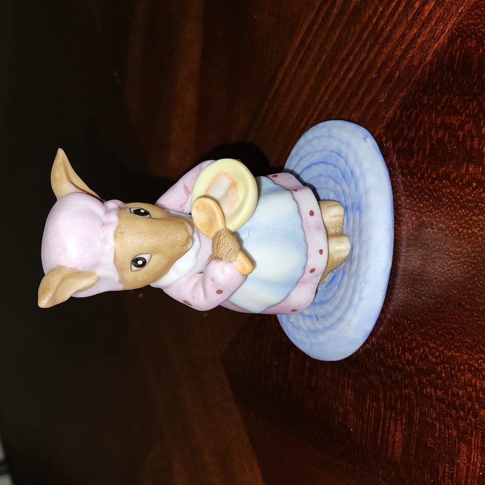 Vintage Frankel Mommy Rabbit figurine